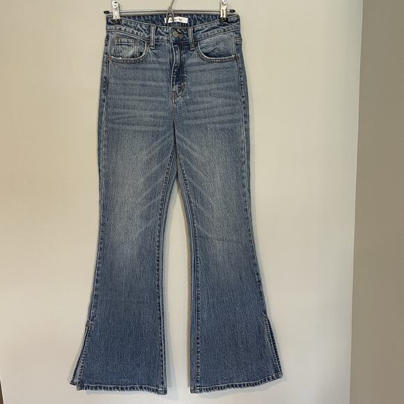 Flared Out Jeans by Willow & Root /Buckle 25x30 Ultra High Rise Med Wash Women’s - Picture 1 of 10